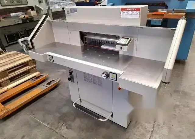 EBA 551-06 LT Papierschneidemaschinen — Papierschneidemaschinen — gebraucht kaufen | 123Machinery