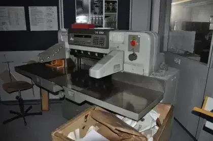 Polar 76 EM — Papierschneidemaschinen — gebraucht kaufen | 123Machinery