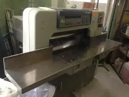 Polar 76 EM — Papierschneidemaschinen — gebraucht kaufen | 123Machinery