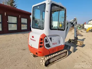 Takeuchi 8018 TB216 — Foto 2