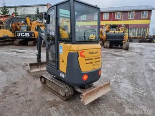 Volvo 8018 EC18D — Minibagger — gebraucht kaufen | 123Machinery