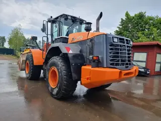 Hitachi 456 ZW250 — Radlader — gebraucht kaufen | 123Machinery