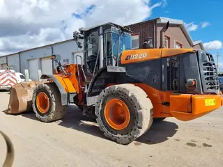 Hitachi 456 ZW220 — Radlader — gebraucht kaufen | 123Machinery
