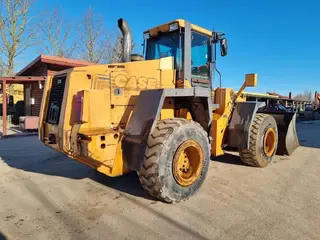 Case 821 L110F — Radlader — gebraucht kaufen | 123Machinery