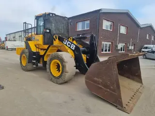 JCB 427 L180E — Foto 5