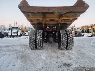 Komatsu 1 tonne HD405-7 — Foto 5