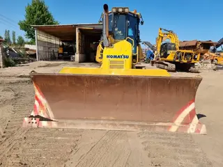 Komatsu 1 tonne D61PXi-23 — Foto 8