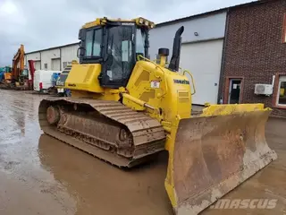 Komatsu 1 tonne D61PXi-24 — Planierraupen — gebraucht kaufen | 123Machinery