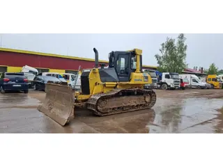 Komatsu D61EX-15 — Planierraupen — gebraucht kaufen | 123Machinery