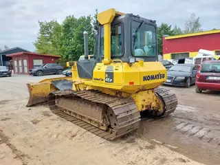 Komatsu D41P-6 — Planierraupen — gebraucht kaufen | 123Machinery