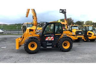 JCB 542-70 Industry Pro — Teleskopstapler — gebraucht kaufen | 123Machinery
