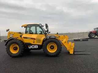 JCB 560-80 Agri Xtra PS6 — Teleskopstapler — gebraucht kaufen | 123Machinery