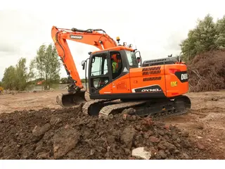 Doosan DX140LC-5 — Kettenbagger — gebraucht kaufen | 123Machinery