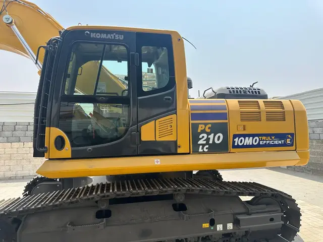 Komatsu PC210LC-10MO — Kettenbagger — neu kaufen | 123Machinery