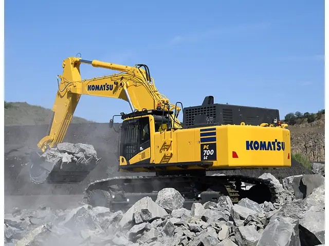 Komatsu PC700LC-11 — Kettenbagger — gebraucht kaufen | 123Machinery