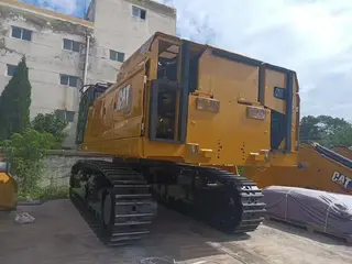 Cat 395 — Foto 5