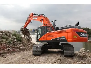 Doosan DX340 LC — Kettenbagger — neu kaufen | 123Machinery