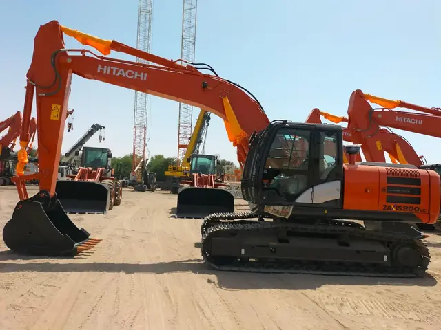 Hitachi ZX200LC-5G — Kettenbagger — neu kaufen | 123Machinery