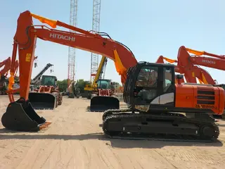 Hitachi ZX200LC-5G — Kettenbagger — neu kaufen | 123Machinery