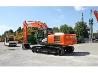 Hitachi ZX220LC-Gi — Foto 4
