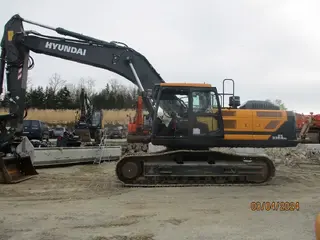 Hyundai HX 330ANL — Kettenbagger — gebraucht kaufen | 123Machinery