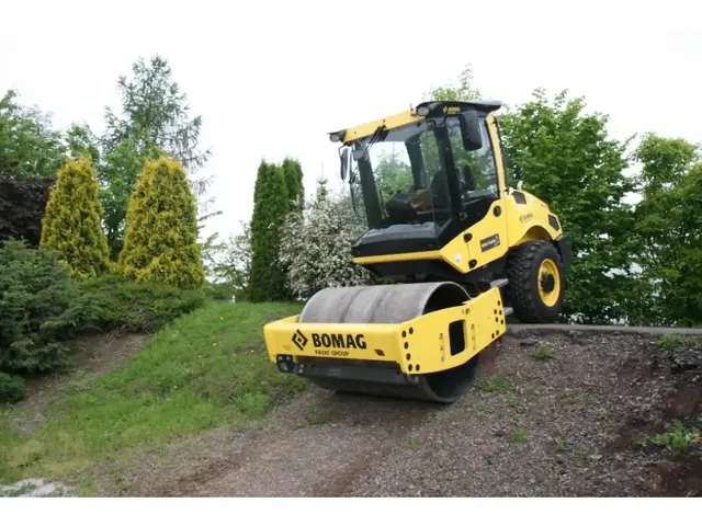BOMAG BW 145 D-5 PL — Walzenzüge — neu kaufen | 123Machinery