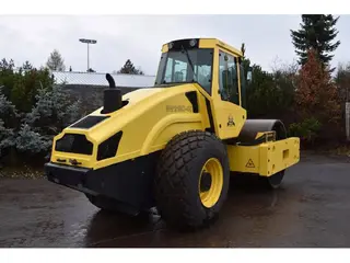 BOMAG BW 218 D-40 — Walzenzüge — neu kaufen | 123Machinery