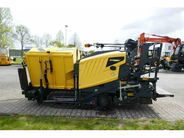 BOMAG BF 200 C-2 S200 TV — Asphaltfertiger — gebraucht kaufen | 123Machinery
