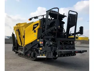 BOMAG BF 200 C-2 S200 TV — Asphaltfertiger — gebraucht kaufen | 123Machinery