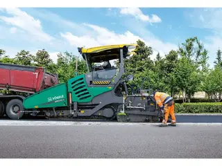 Vögele SUPER 2100-5i — Asphaltfertiger — gebraucht kaufen | 123Machinery