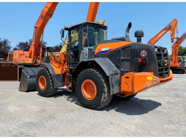 Hitachi ZW180-6 — Radlader — gebraucht kaufen | 123Machinery