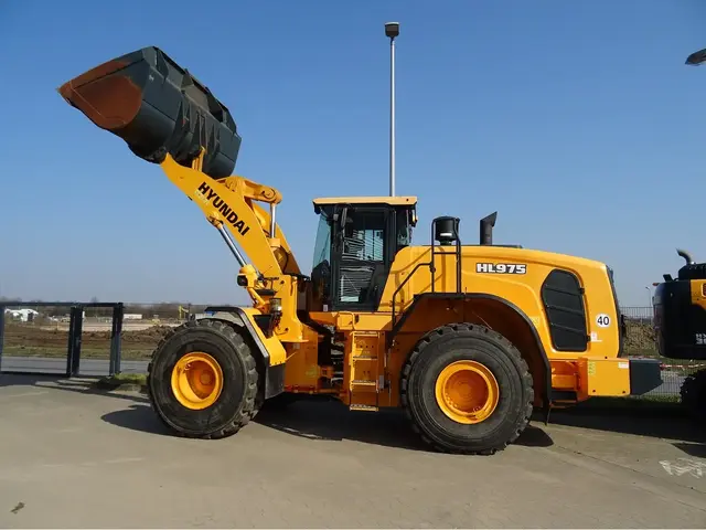 Hyundai HL 975 — Radlader — gebraucht kaufen | 123Machinery