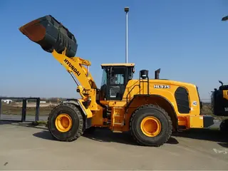 Hyundai HL 975 — Radlader — gebraucht kaufen | 123Machinery