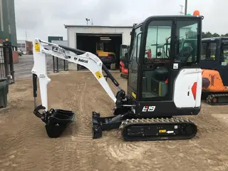 Bobcat E19 — Minibagger — gebraucht kaufen | 123Machinery