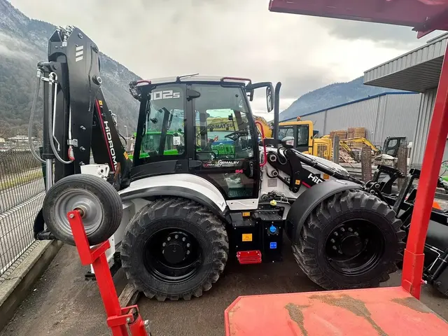 Hidromek HMK102S Supra K4 — Baggerlader — vorführgerät kaufen | 123Machinery