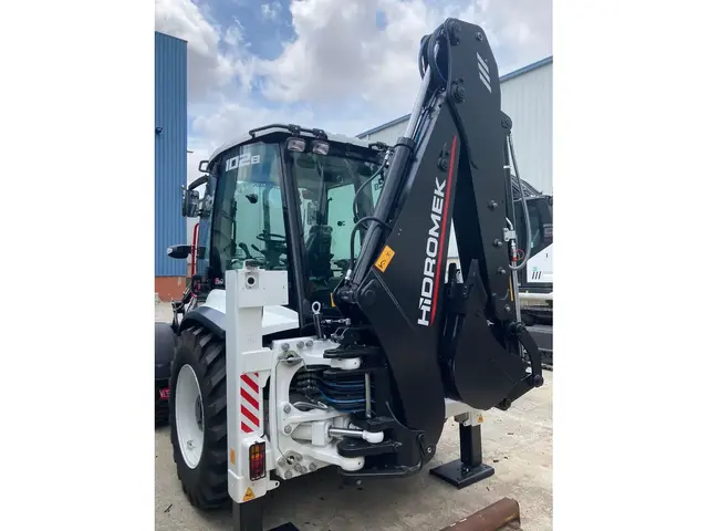 Hidromek HMK102B Alpha — Baggerlader — neu kaufen | 123Machinery