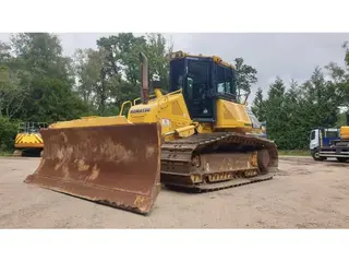 Komatsu D61 PX-23 — Foto 6