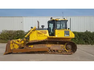 Komatsu D 65PX-17 — Planierraupen — gebraucht kaufen | 123Machinery