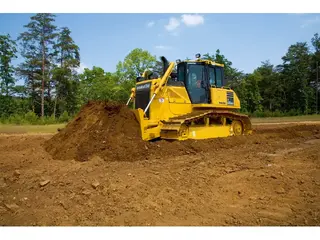 Komatsu D 65WX-17 — Planierraupen — gebraucht kaufen | 123Machinery