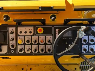 BOMAG BM 1300-30 — Foto 4