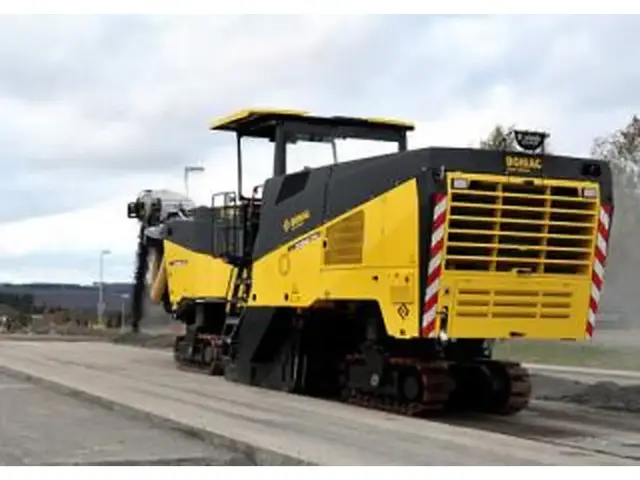 BOMAG BM 2200-75 — Asphaltfräsen — gebraucht kaufen | 123Machinery