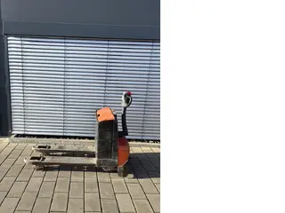 BT LWE 180 — Elektrohubwagen — gebraucht kaufen | 123Machinery