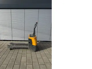 Jungheinrich EME114 - NEUE Batterien 10/2025 — Foto 3