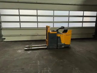 Jungheinrich ERD 220 — Hochhubwagen — gebraucht kaufen | 123Machinery
