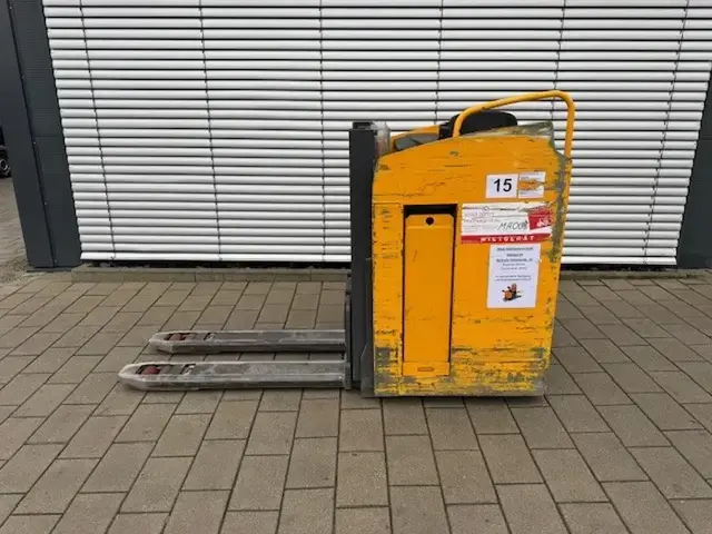 Jungheinrich ESD 220 — Hochhubwagen — gebraucht kaufen | 123Machinery