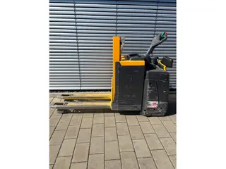 Jungheinrich ERD 220 — Hochhubwagen — gebraucht kaufen | 123Machinery