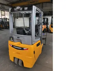 Jungheinrich EFG215 Li-Ion — Foto 5