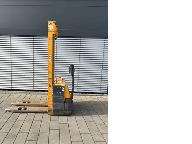Jungheinrich EJC 112 — Hochhubwagen — gebraucht kaufen | 123Machinery