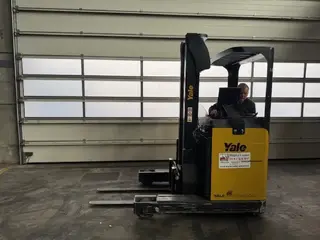 Yale MR14 — Schubmaststapler — gebraucht kaufen | 123Machinery