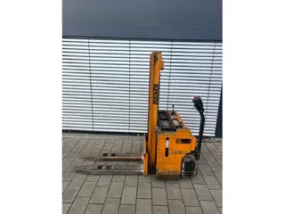OM CT 13 Hochhubwagen — Hochhubwagen — gebraucht kaufen | 123Machinery